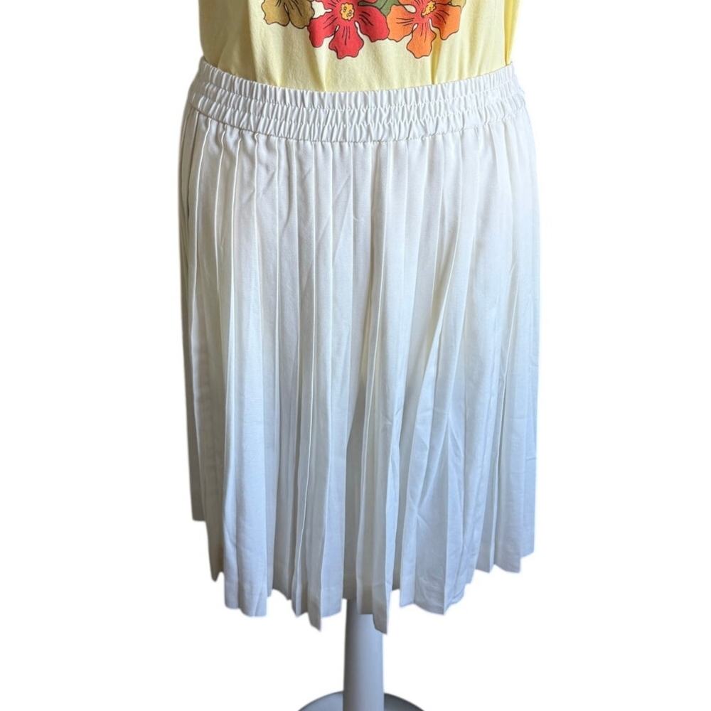Lizsport White Pleated Elastic Waist (sz M) 459